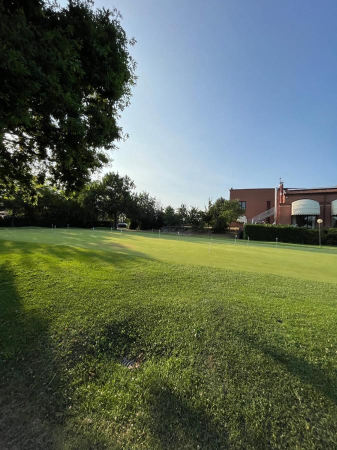 Villa Sofia, Golf Club Formigine Colombaro  Extérieur photo